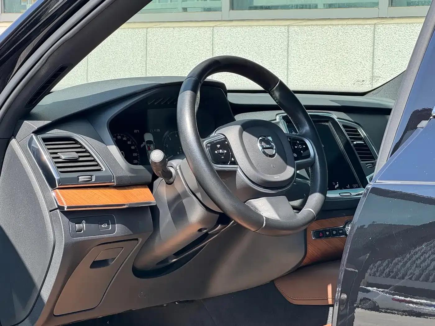 2022 Volvo XC90 B5 Smart Luxury Edition 5-seater — миниатюра 13