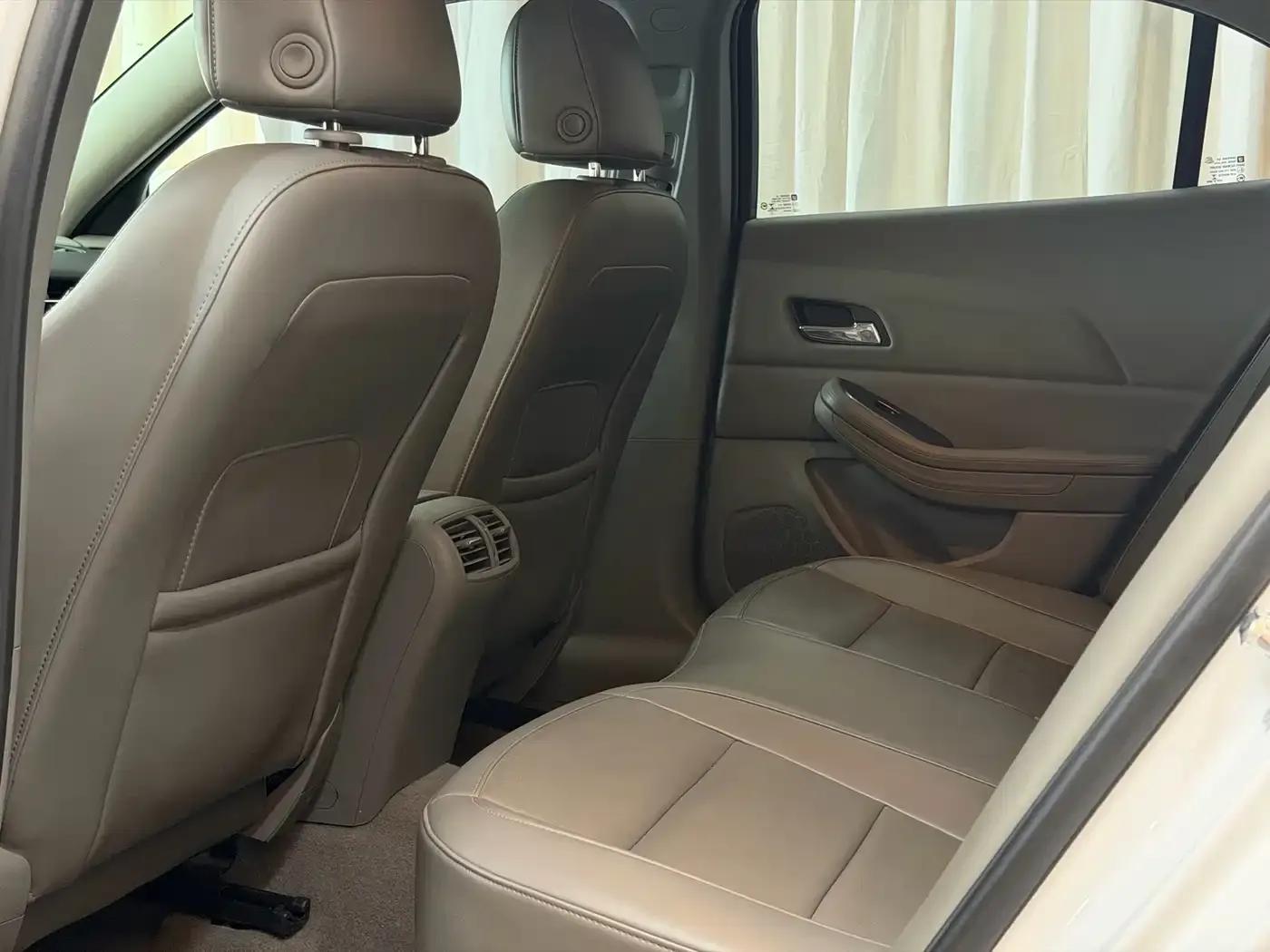 2014 Chevrolet Malibu 2.0L Automatic Luxury Edition — миниатюра 11