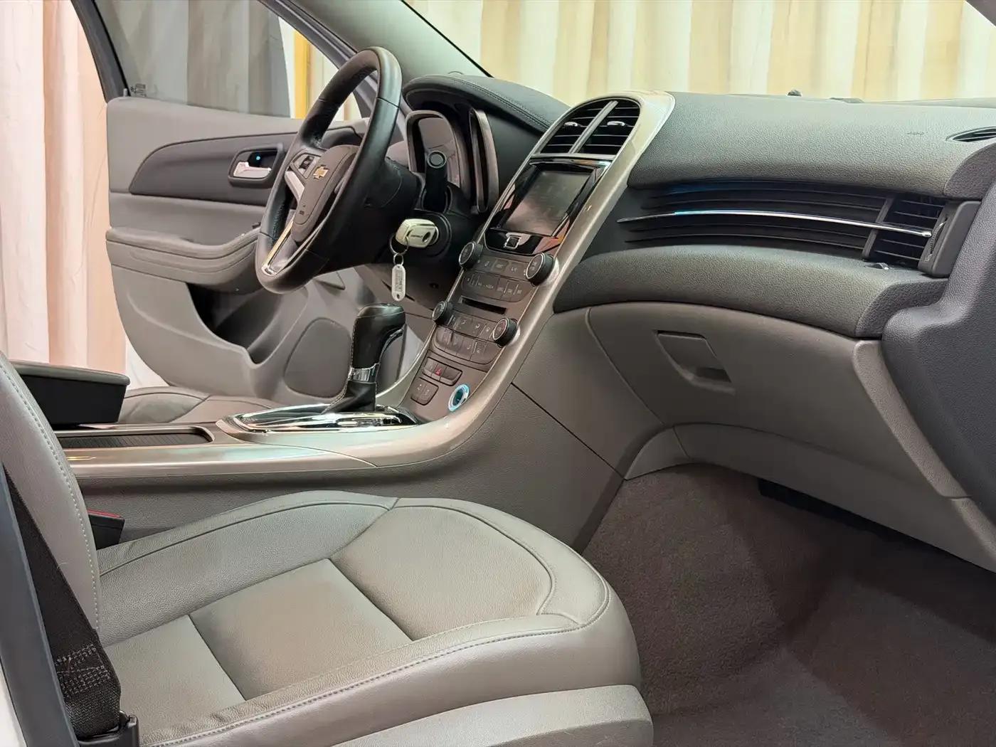2014 Chevrolet Malibu 2.0L Automatic Luxury Edition — миниатюра 14