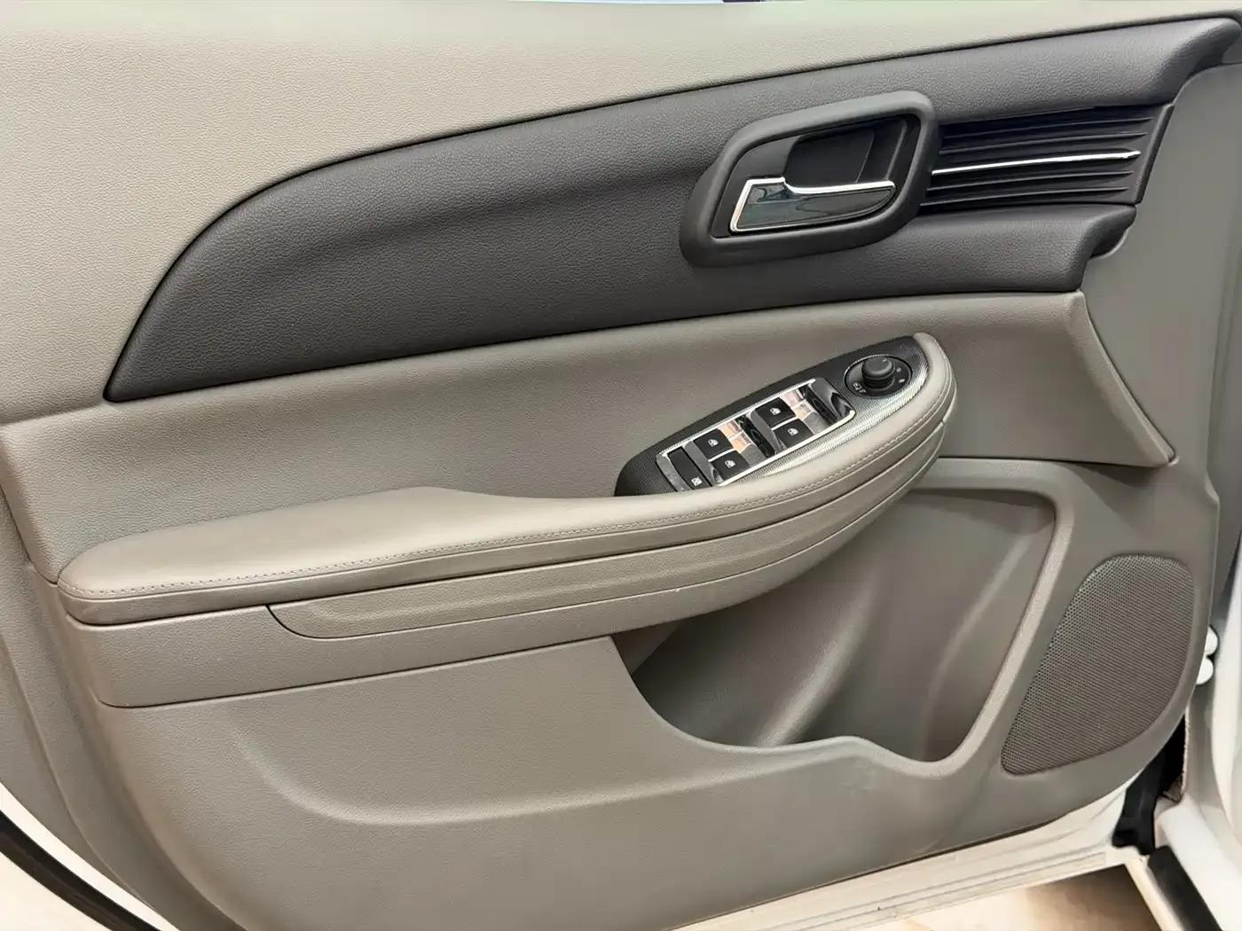 2014 Chevrolet Malibu 2.0L Automatic Luxury Edition — миниатюра 10