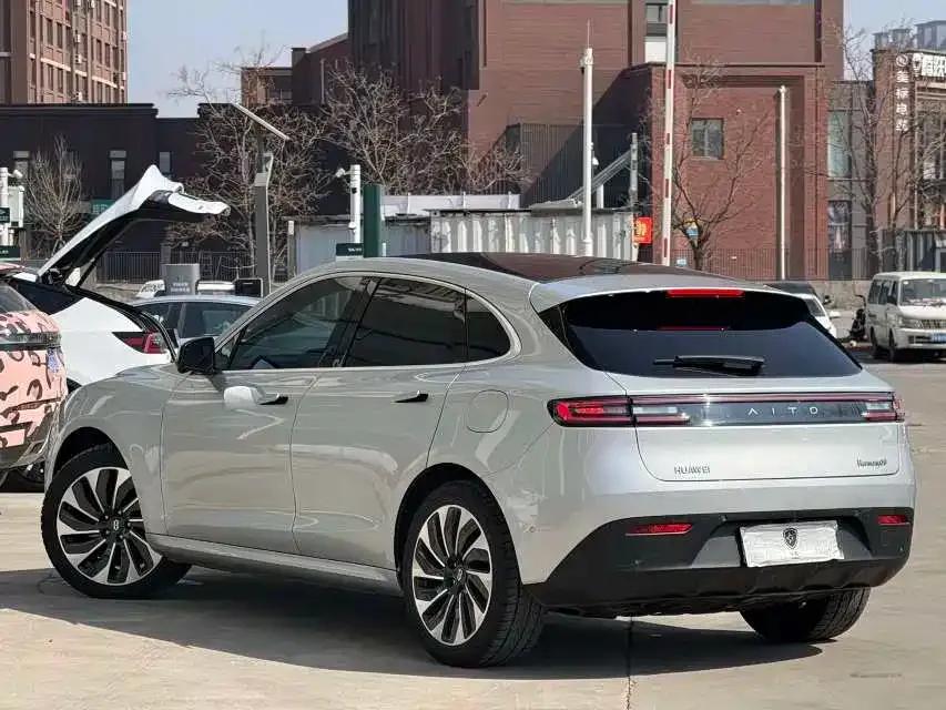 Wenjie M5 2022 Extended Range 4WD Ultimate Edition — миниатюра 4