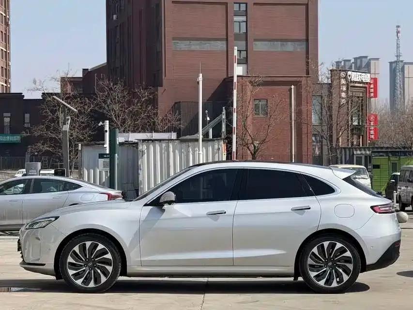 Wenjie M5 2022 Extended Range 4WD Ultimate Edition — миниатюра 6