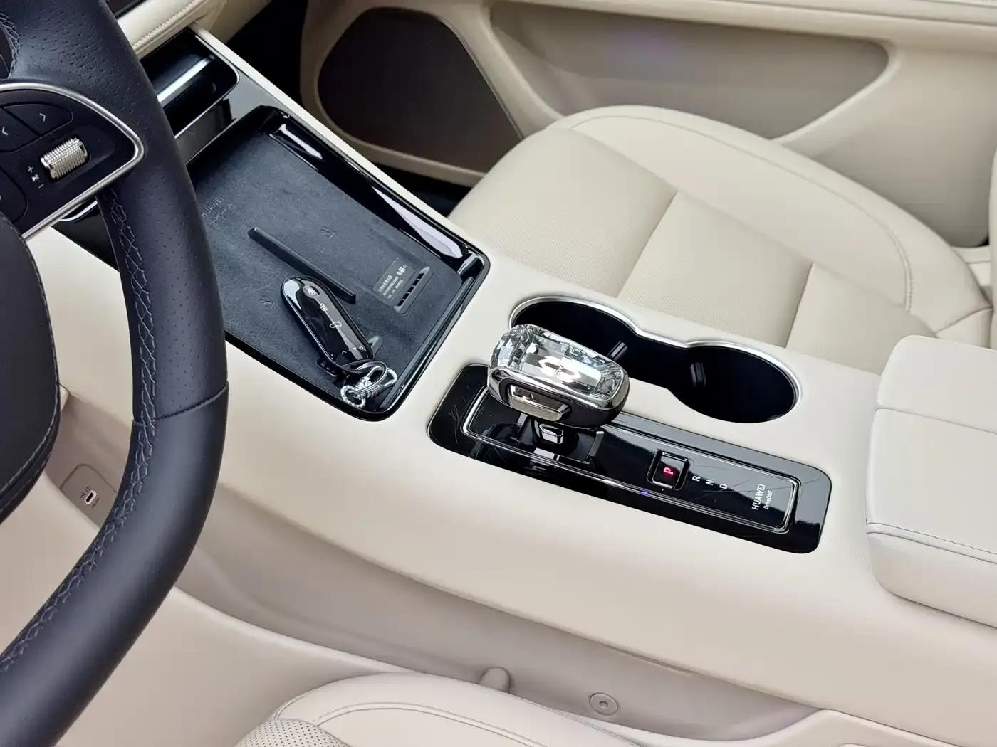 Wenjie M5 2023 Range Extended Rear-Wheel Drive Intelligent Driving Edition — миниатюра 11