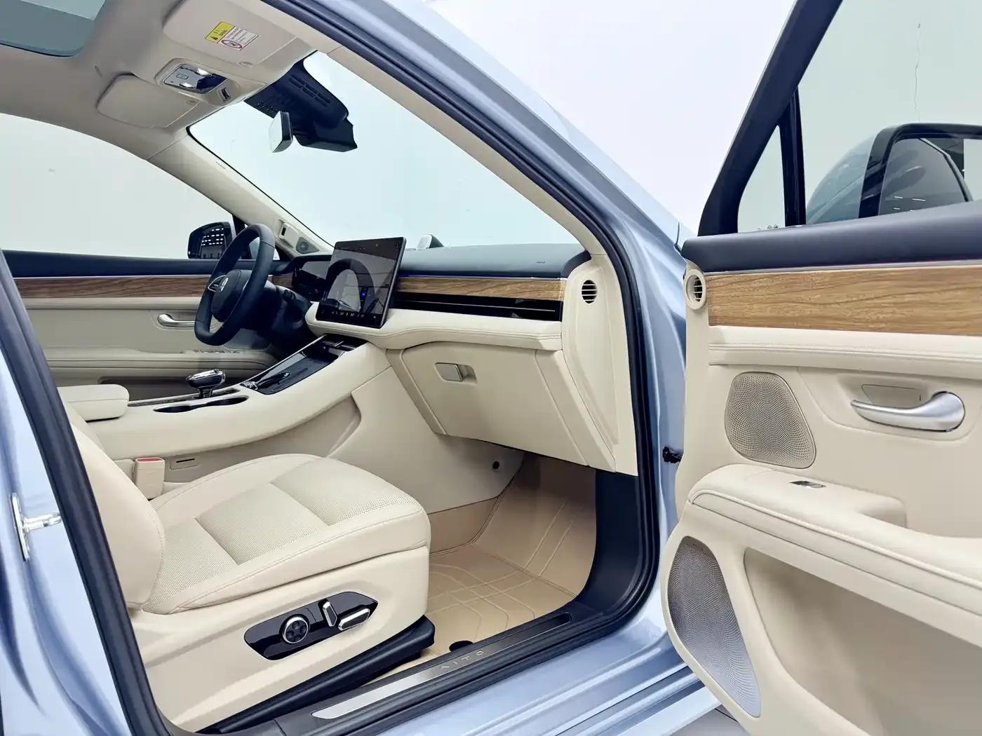 Wenjie M5 2023 Range Extended Rear-Wheel Drive Intelligent Driving Edition — миниатюра 6