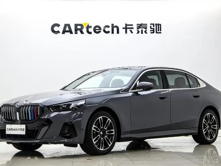 2025 BMW 5 Series 530Li Leading Edition M Sport Package — миниатюра 1