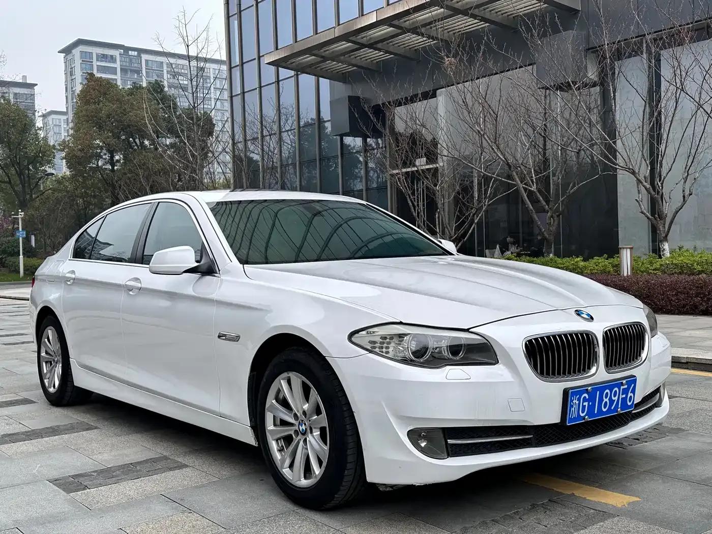 BMW 5 Series 2012 523Li Leading Edition — миниатюра 3