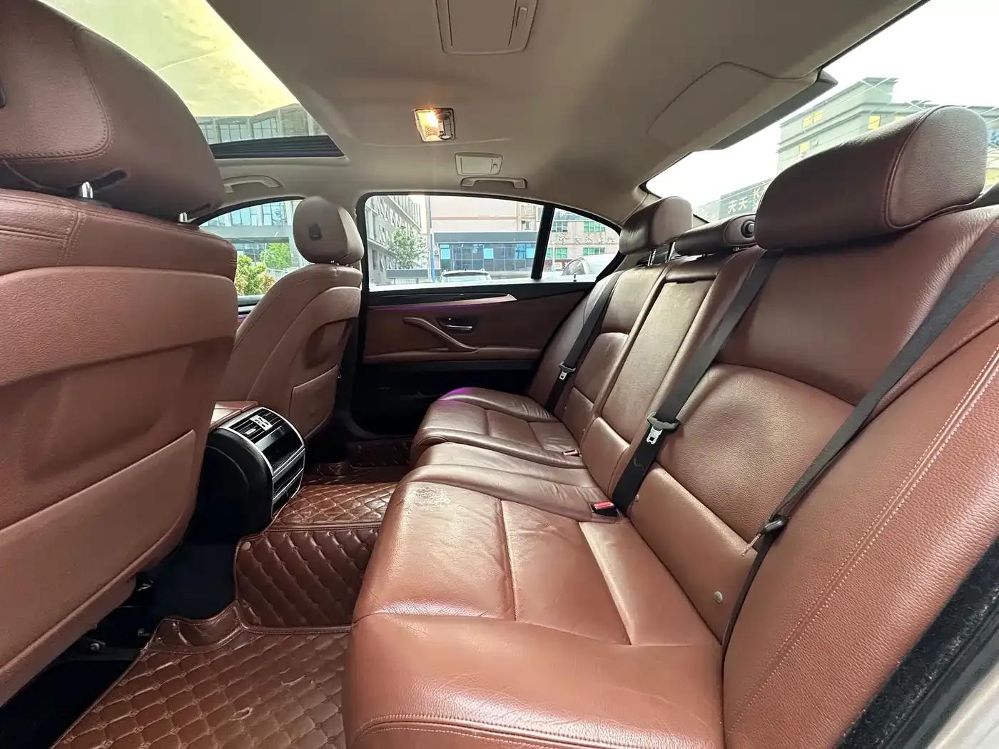 2014 BMW 5 Series 520Li Elegant Edition — миниатюра 5