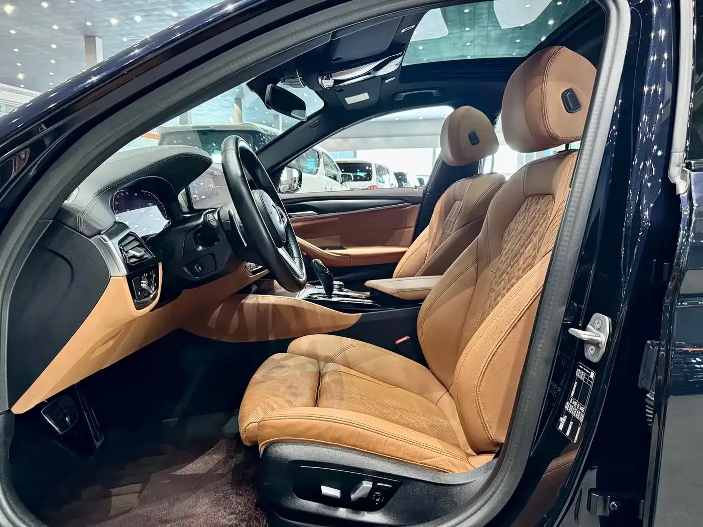 2022 BMW 5 Series Imported Model 530i M Sport Package — миниатюра 4