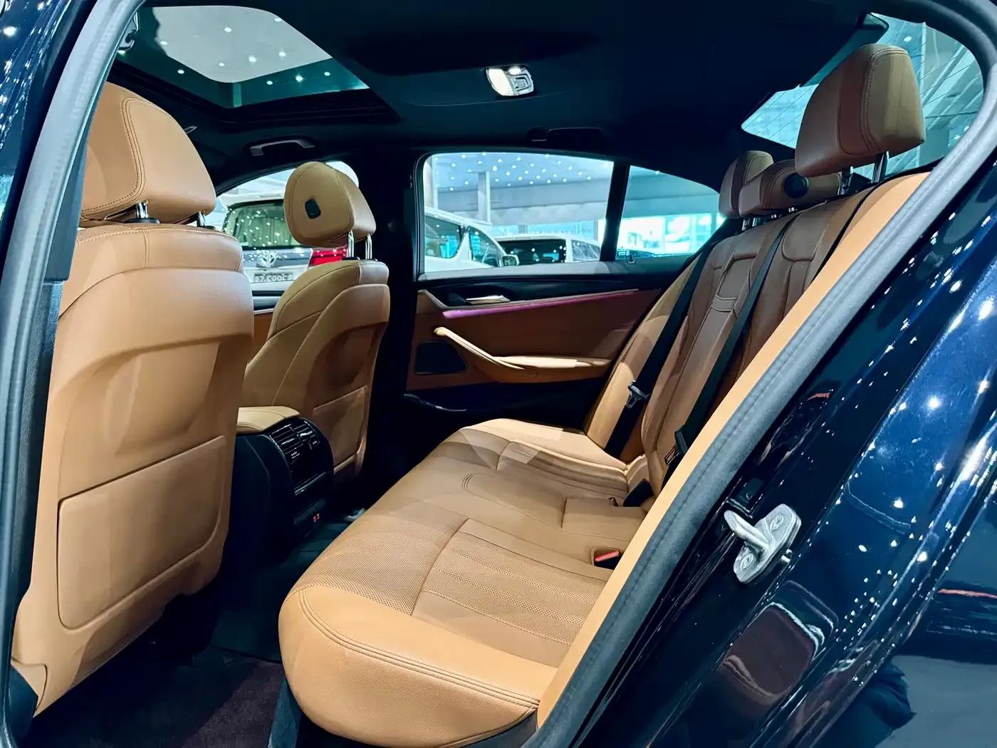 2022 BMW 5 Series Imported Model 530i M Sport Package — миниатюра 5