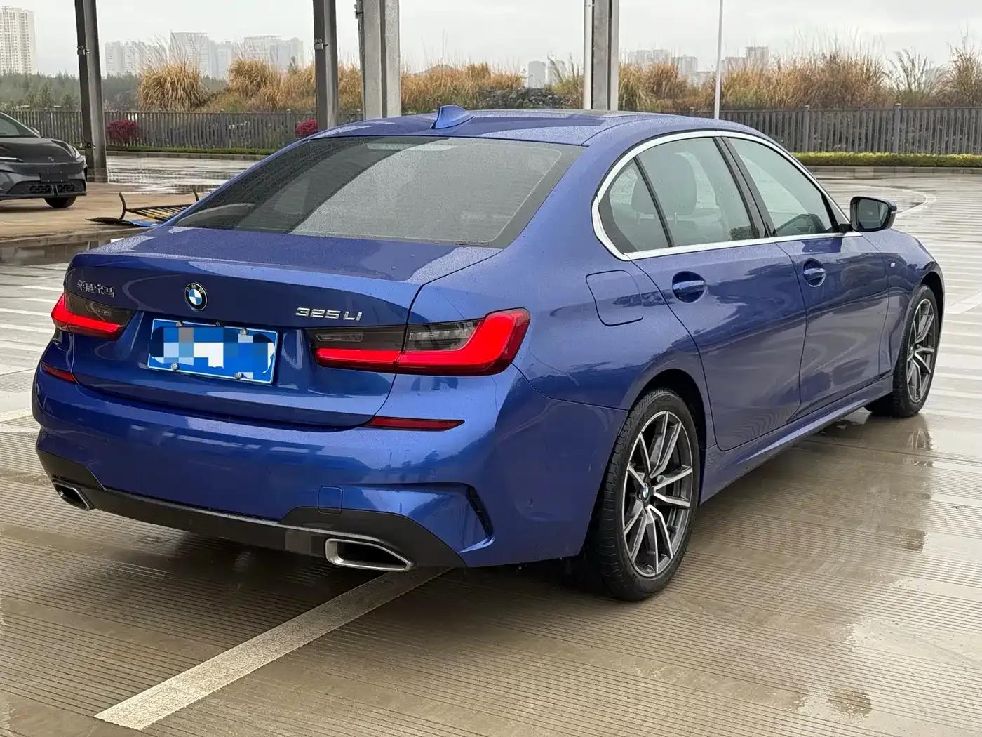 2020 BMW 3 Series 325Li M Sport Package — миниатюра 6