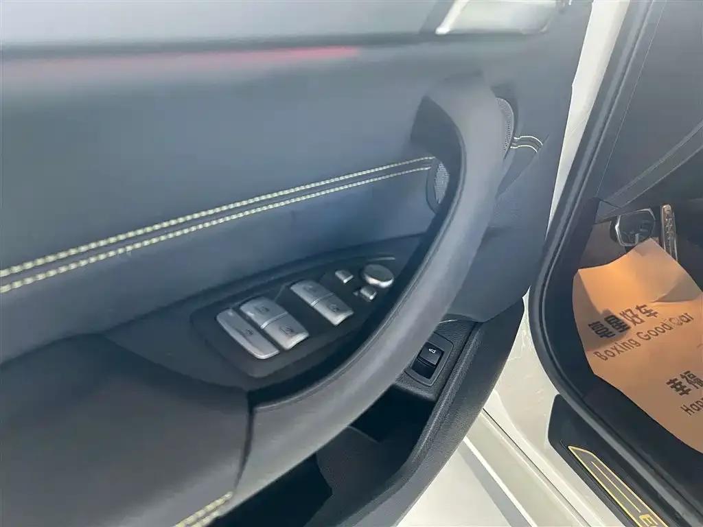 BMW X2 2023 xDrive 25i Shining Edition — миниатюра 18