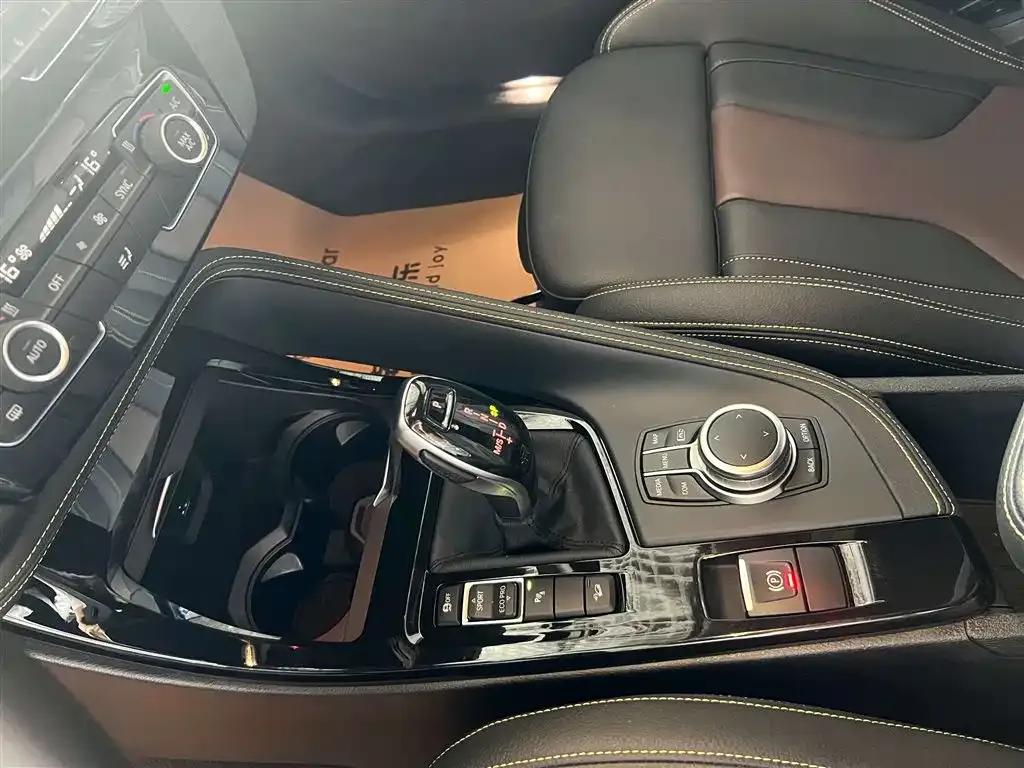 BMW X2 2023 xDrive 25i Shining Edition — миниатюра 23