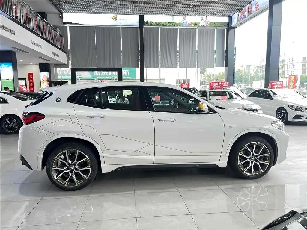 BMW X2 2023 xDrive 25i Shining Edition — миниатюра 4