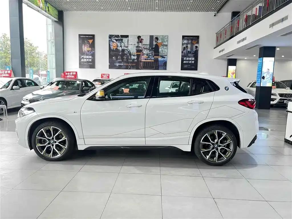 BMW X2 2023 xDrive 25i Shining Edition — миниатюра 8