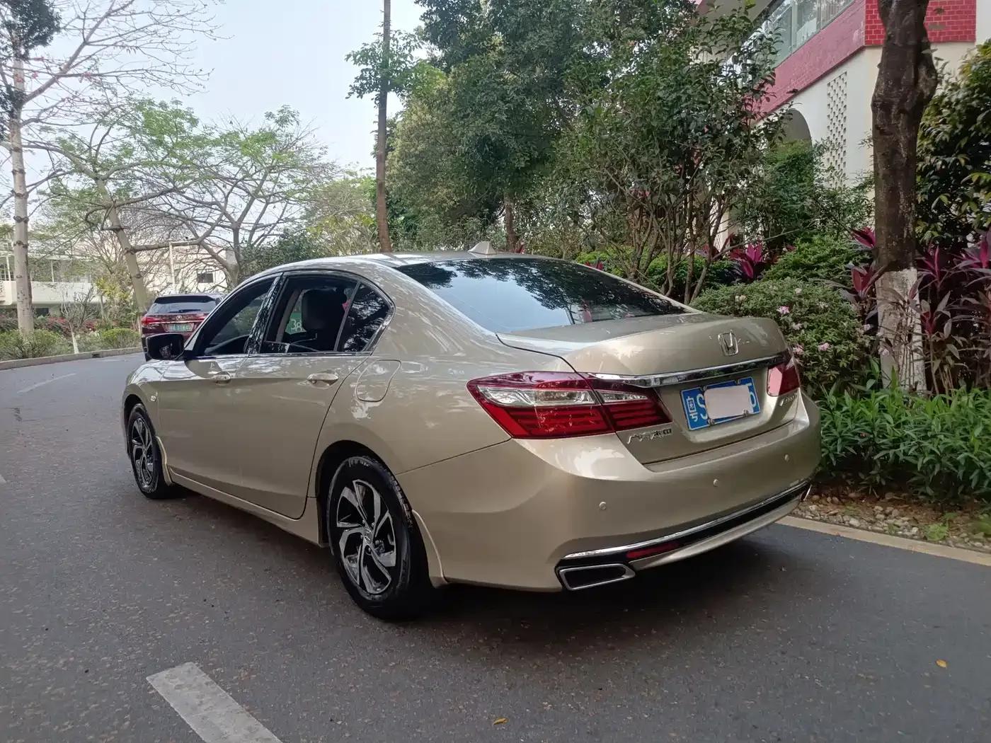 2016 Honda Accord 2.0L Comfort Edition — миниатюра 4