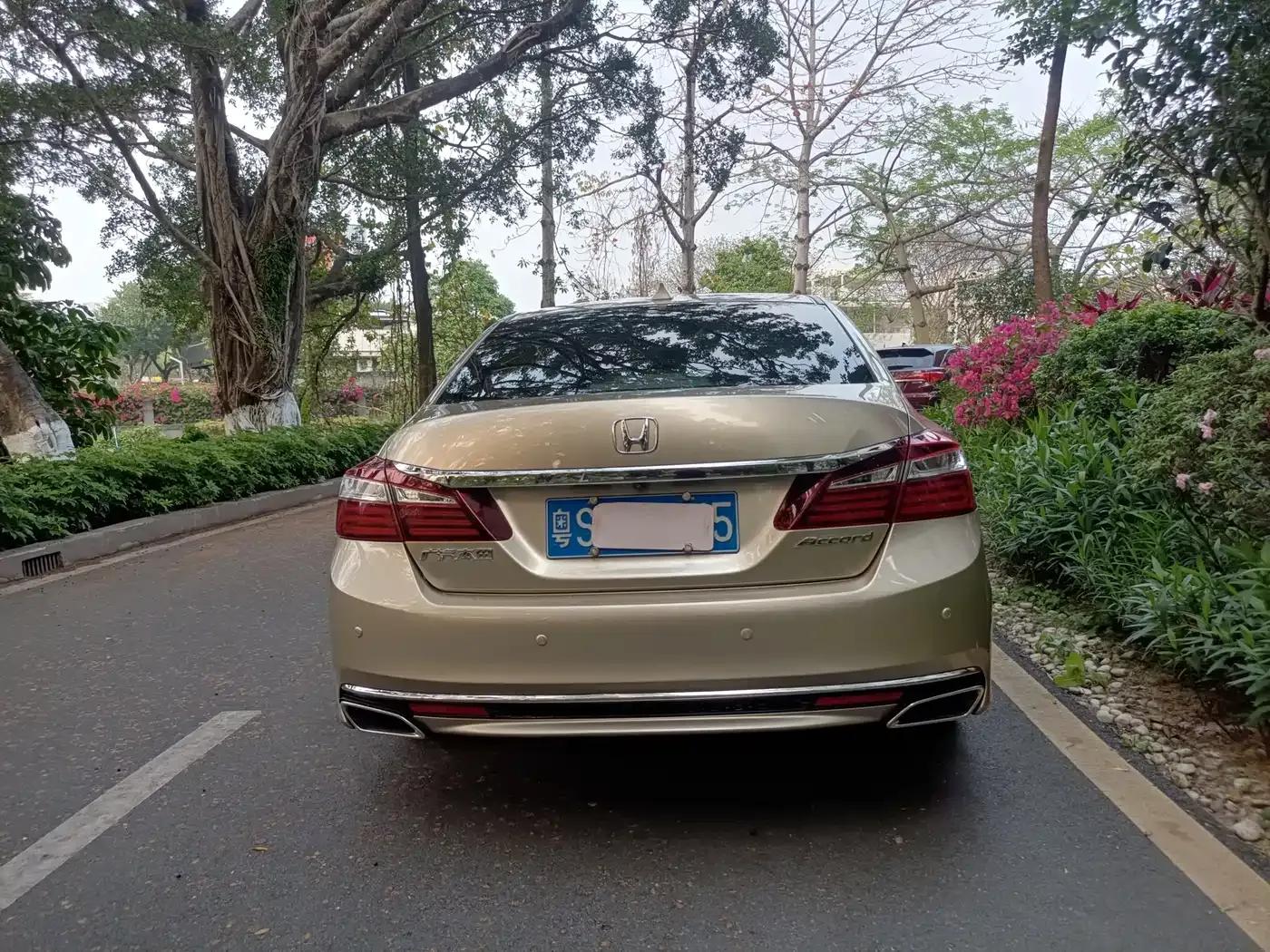 2016 Honda Accord 2.0L Comfort Edition — миниатюра 5