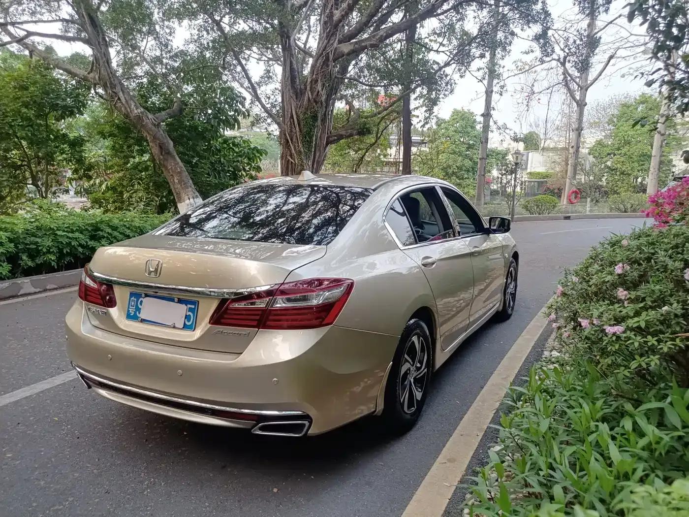 2016 Honda Accord 2.0L Comfort Edition — миниатюра 6