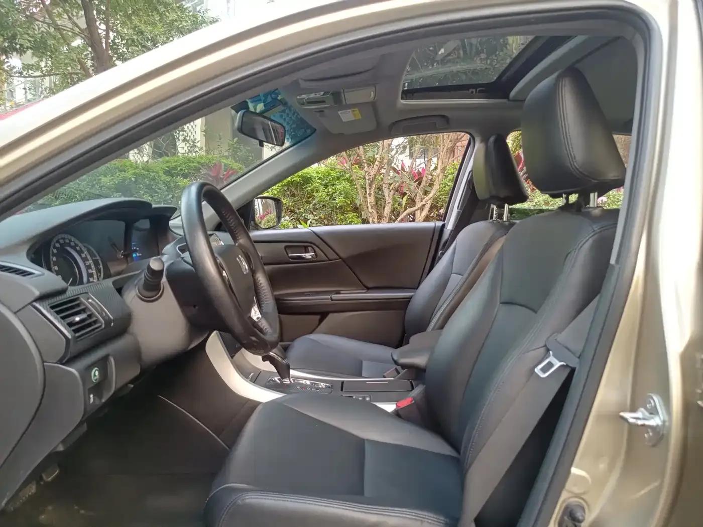 2016 Honda Accord 2.0L Comfort Edition — миниатюра 8