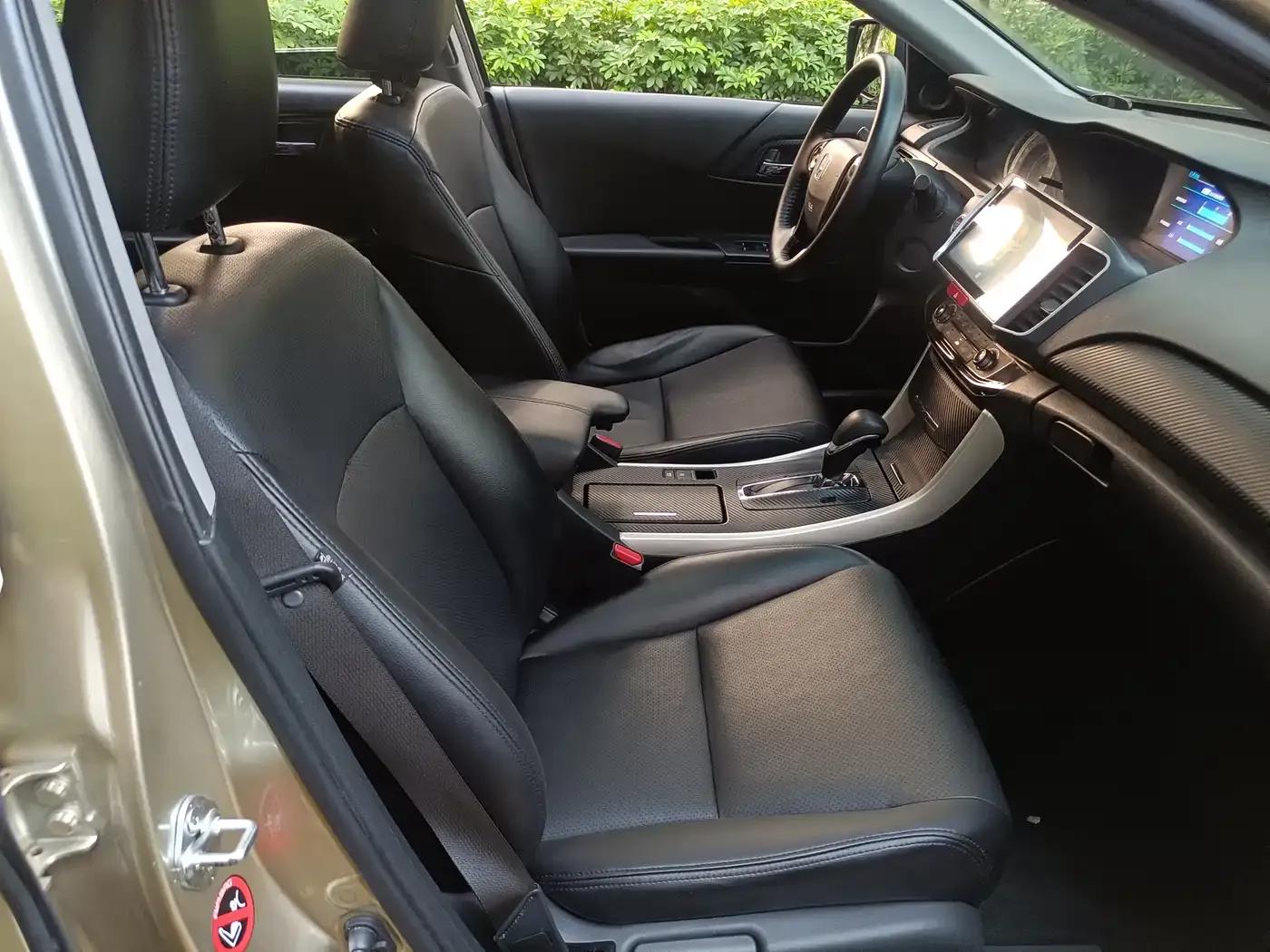 2016 Honda Accord 2.0L Comfort Edition — миниатюра 9