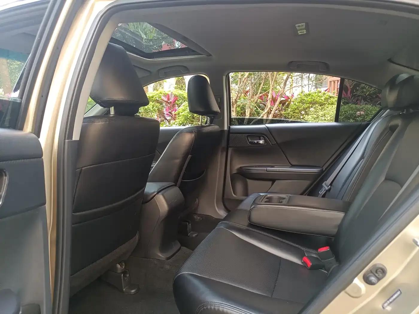 2016 Honda Accord 2.0L Comfort Edition — миниатюра 10