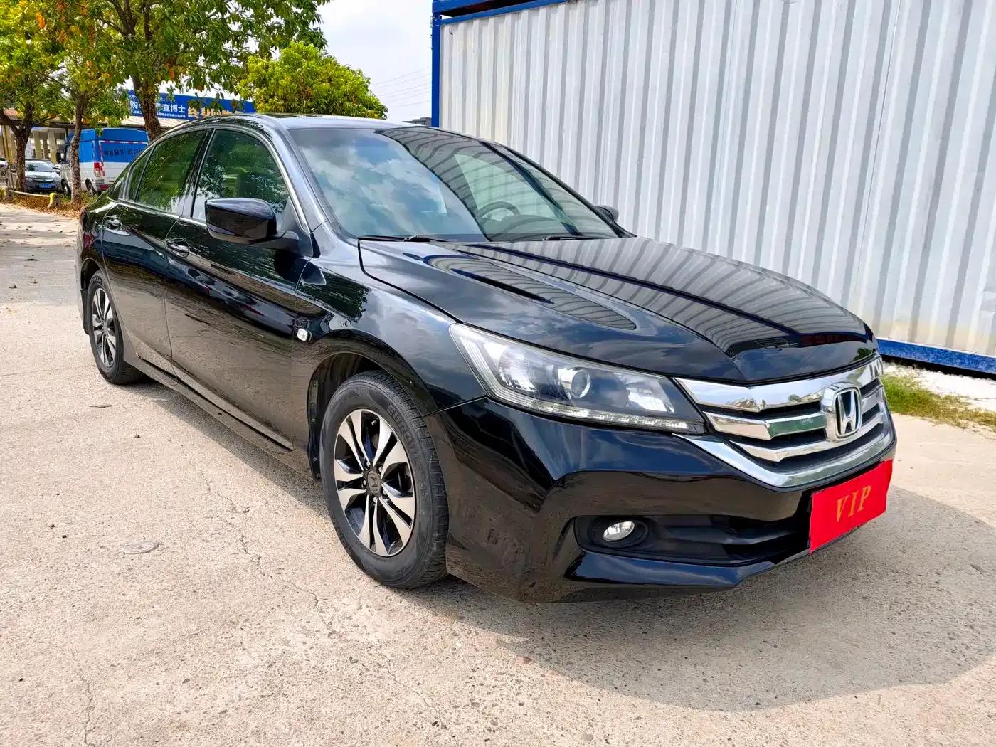 2015 Honda Accord 2.0L LXS Elite Edition — миниатюра 3