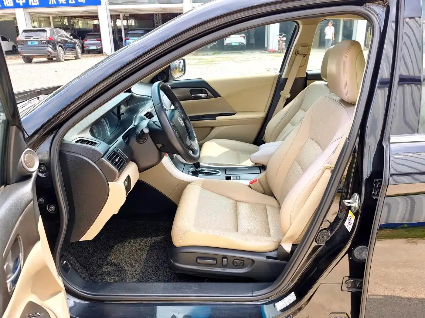 2015 Honda Accord 2.0L LXS Elite Edition — миниатюра 8
