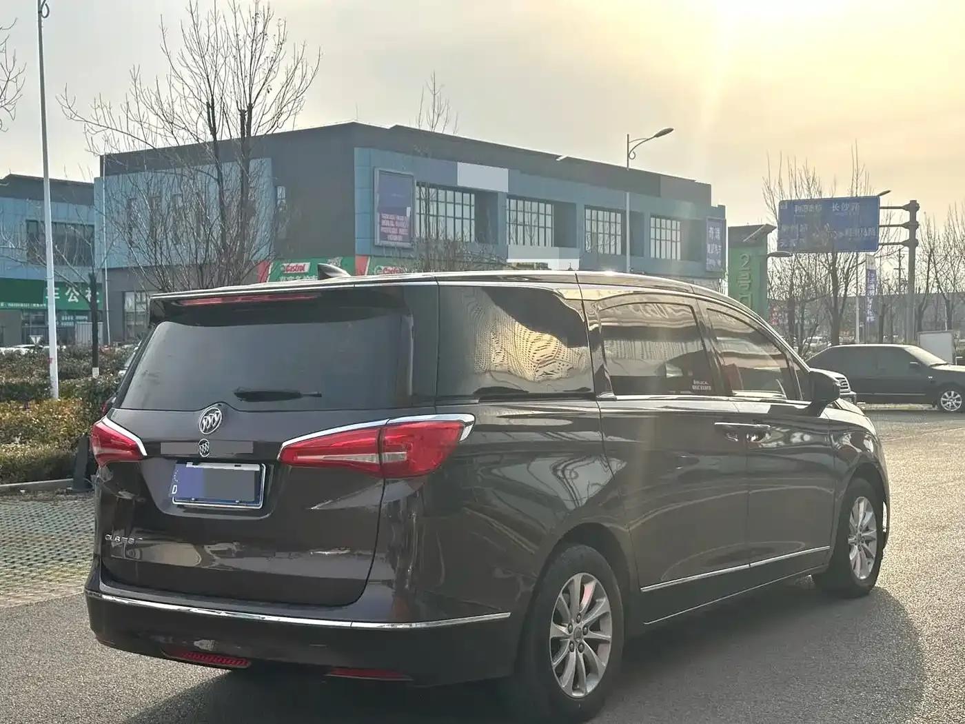 Buick GL8 2017 ES 28T Comfort Model (National V Emission Standard) — миниатюра 3