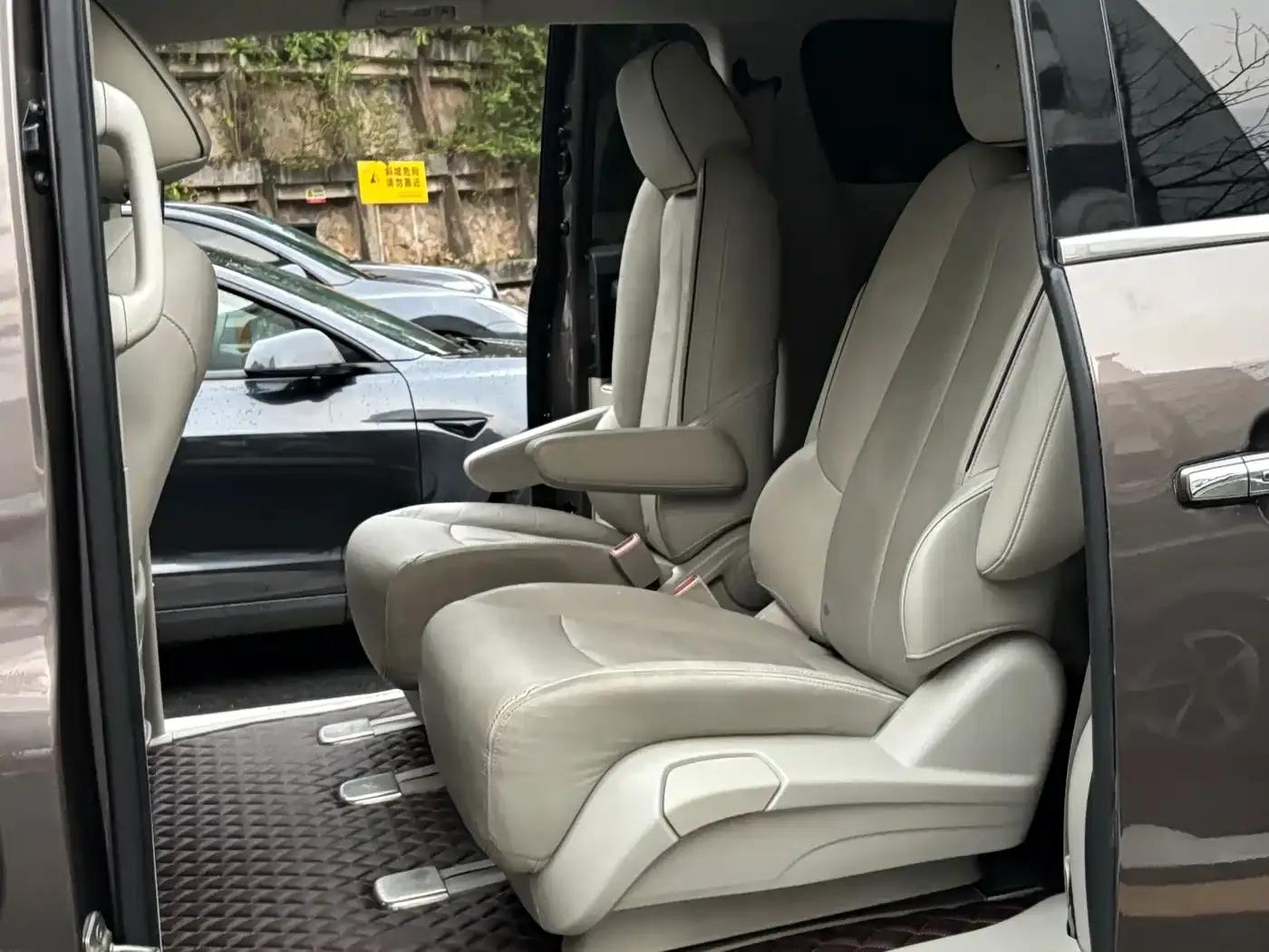 Buick GL8 2021 Land Business Class 652T Luxury — миниатюра 14