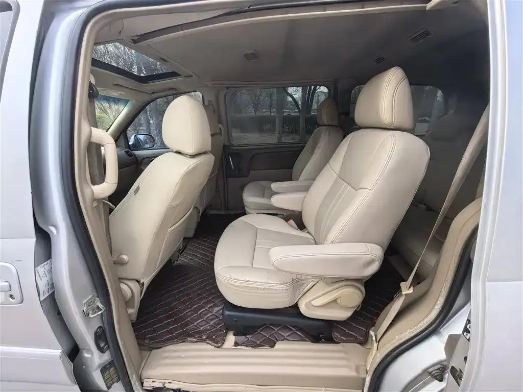 Buick GL8 2011 2.4L CT Luxury Business Comfort Edition — миниатюра 8