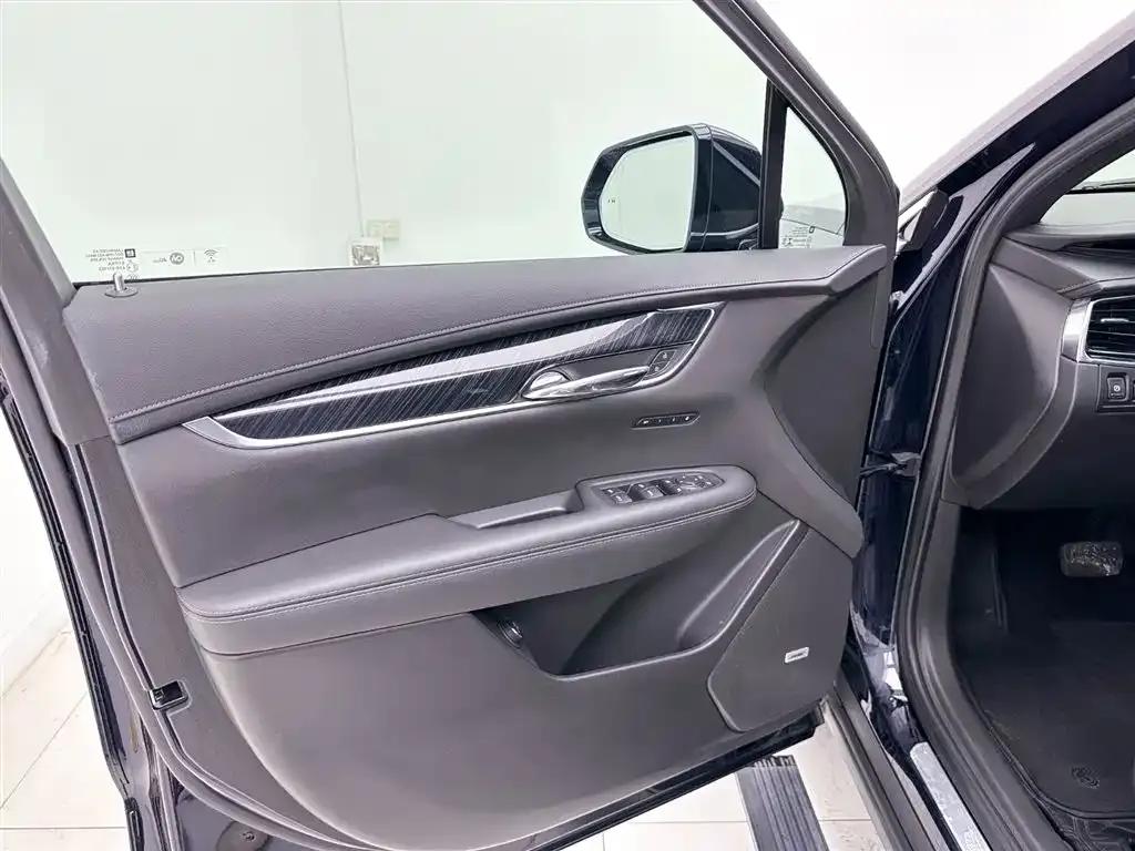 Cadillac XT6 2021 28T Six-Seat AWD Luxury — миниатюра 17