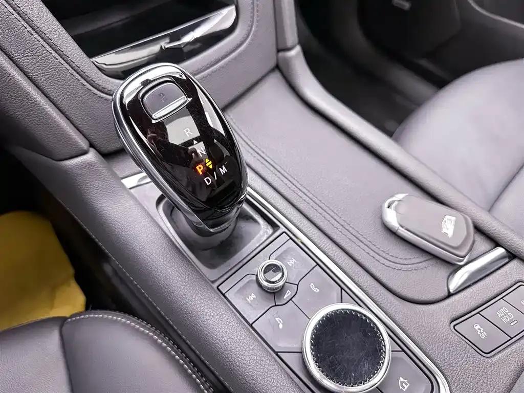 Cadillac XT6 2021 28T Six-Seat AWD Luxury — миниатюра 24