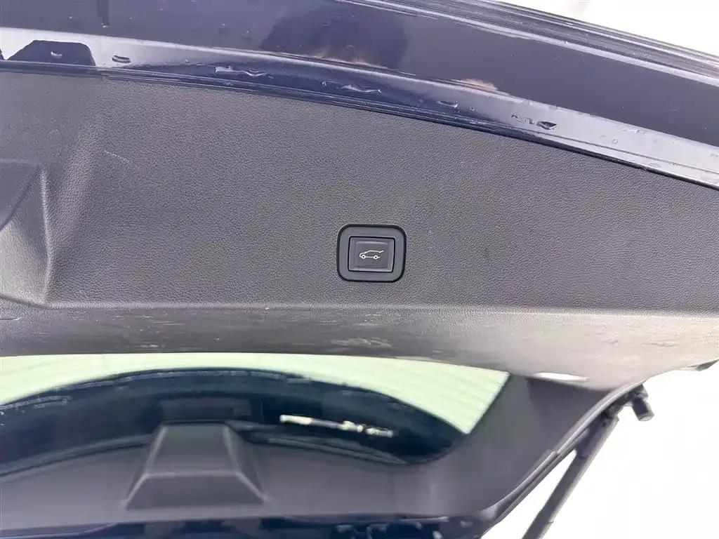Cadillac XT6 2021 28T Six-Seat AWD Luxury — миниатюра 10
