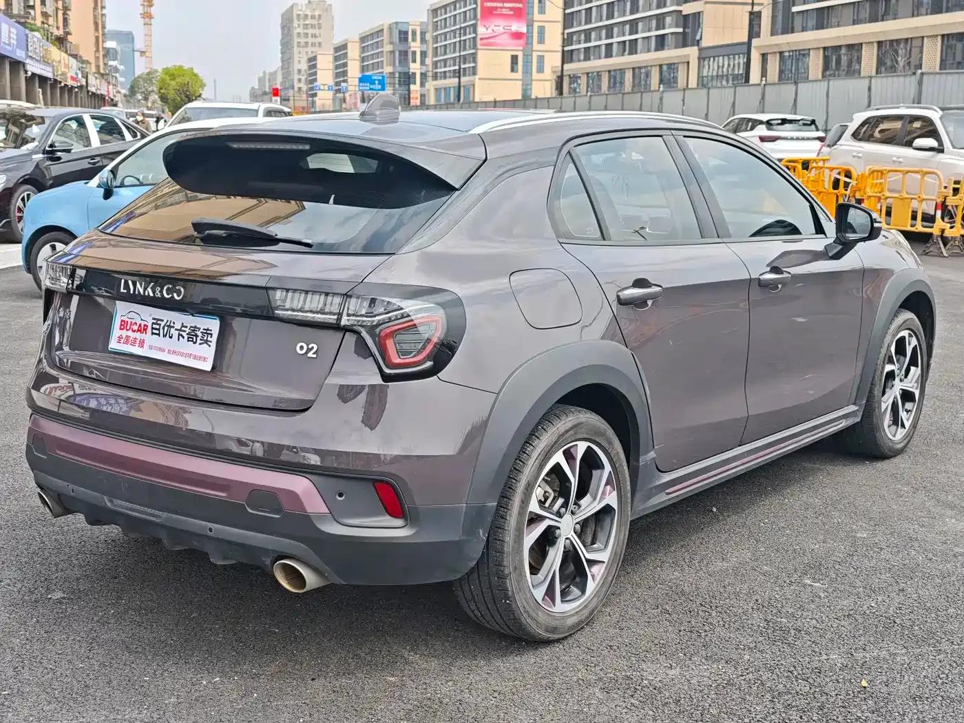 Lynk & Co 02 2020 1.5T DCT 2WD Premium Edition — миниатюра 4