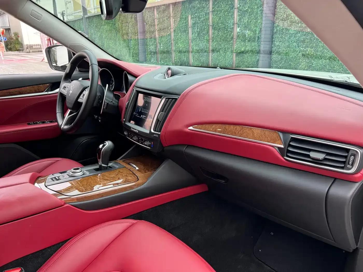 2018 Levante 3.0T Standard Edition — миниатюра 11
