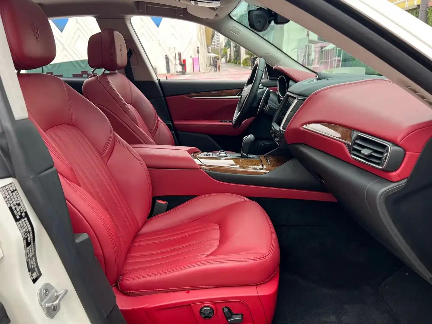 2018 Levante 3.0T Standard Edition — миниатюра 12