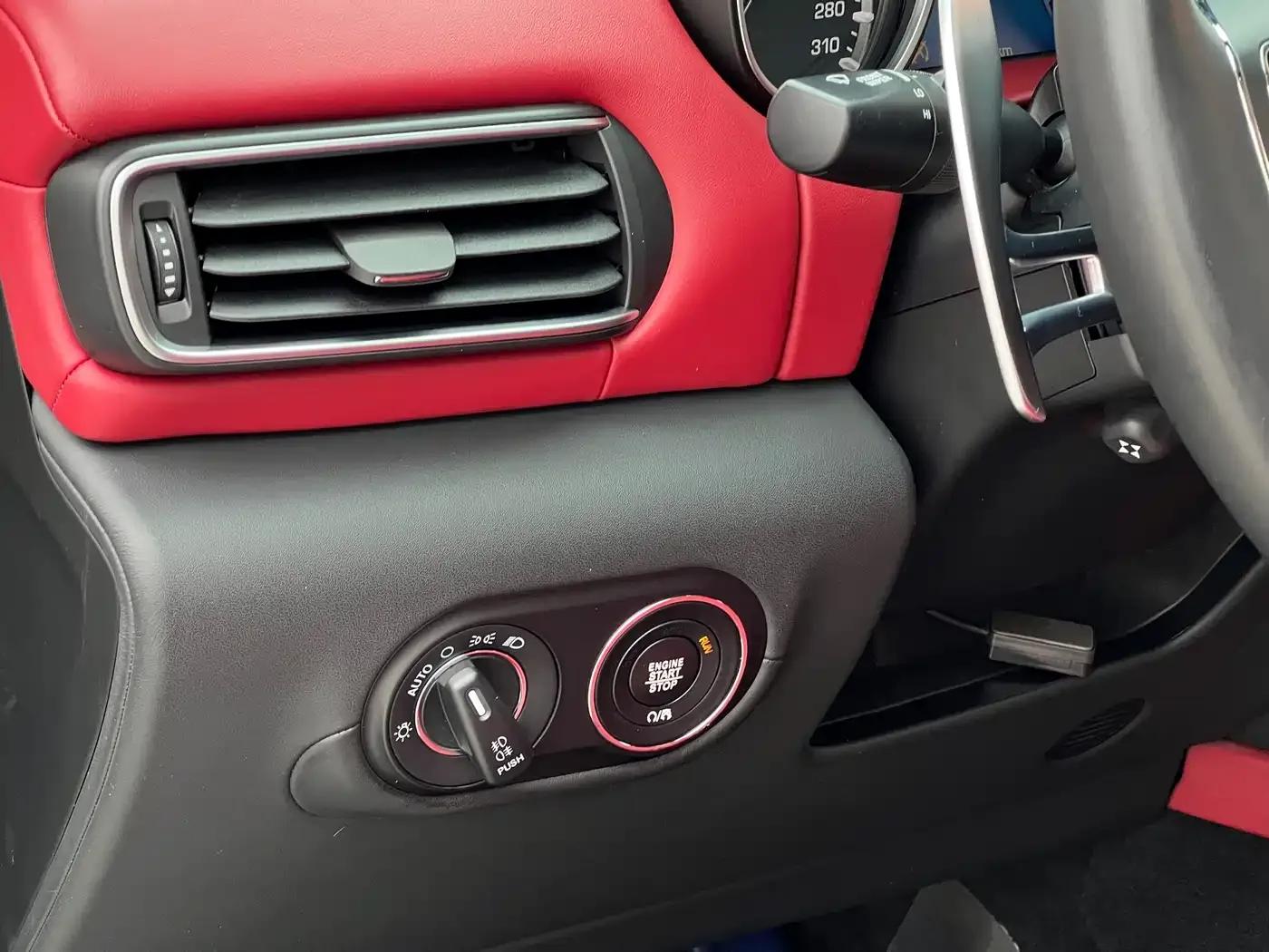 2018 Levante 3.0T Standard Edition — миниатюра 22