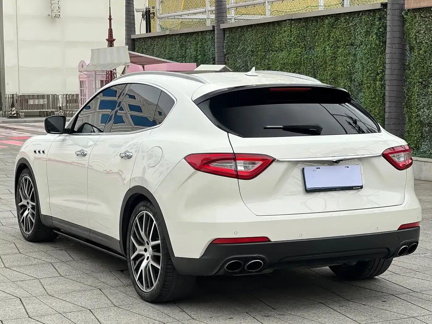 2018 Levante 3.0T Standard Edition — миниатюра 4