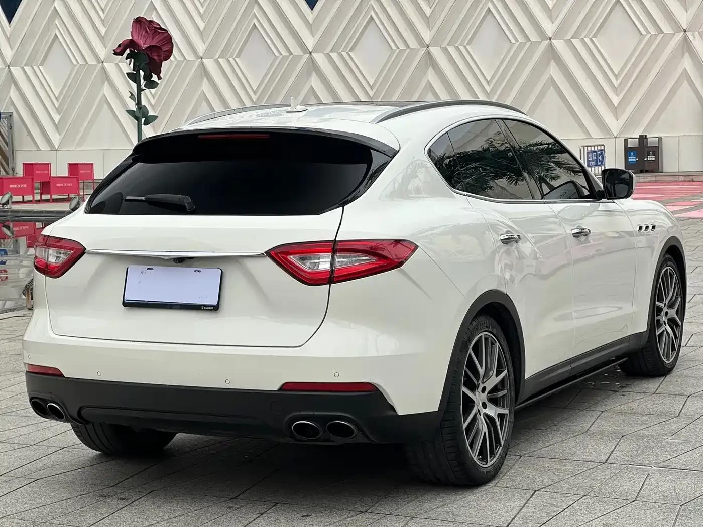 2018 Levante 3.0T Standard Edition — миниатюра 6