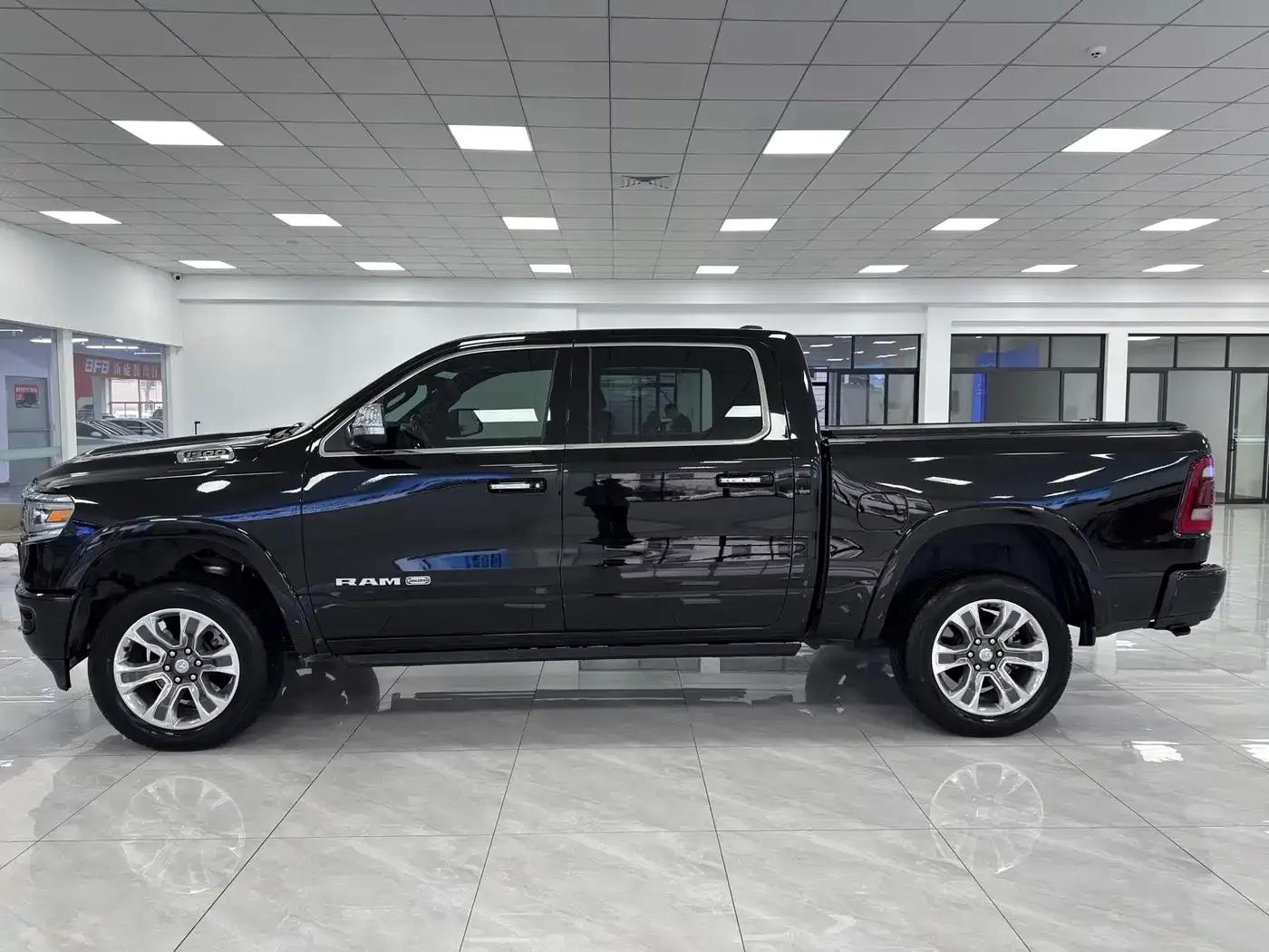RAM Trucks 2023 5.7L Middle East Edition — миниатюра 4