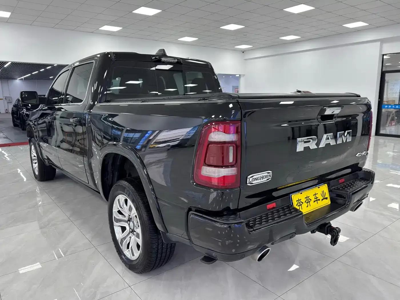 RAM Trucks 2023 5.7L Middle East Edition — миниатюра 5
