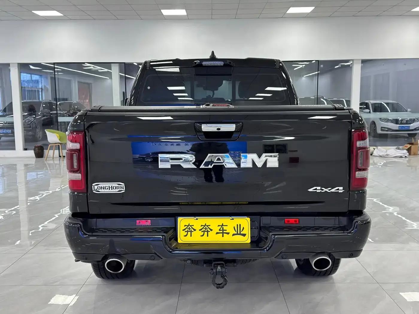 RAM Trucks 2023 5.7L Middle East Edition — миниатюра 6