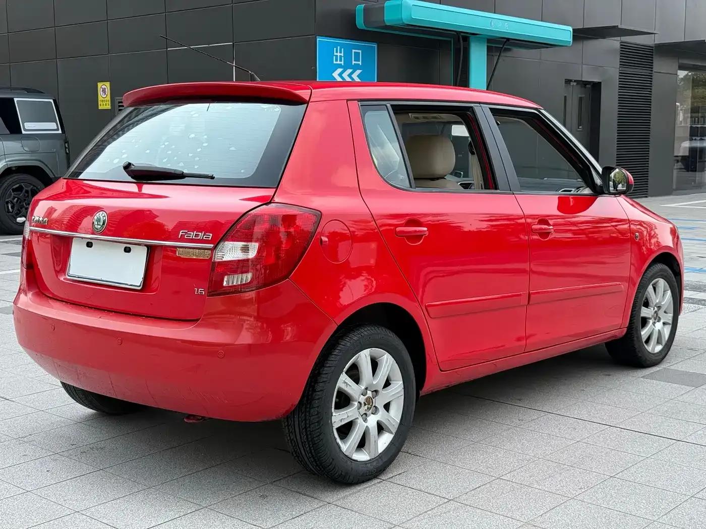 Fabia 2009 1.6L Automatic Crystal Edition — миниатюра 4