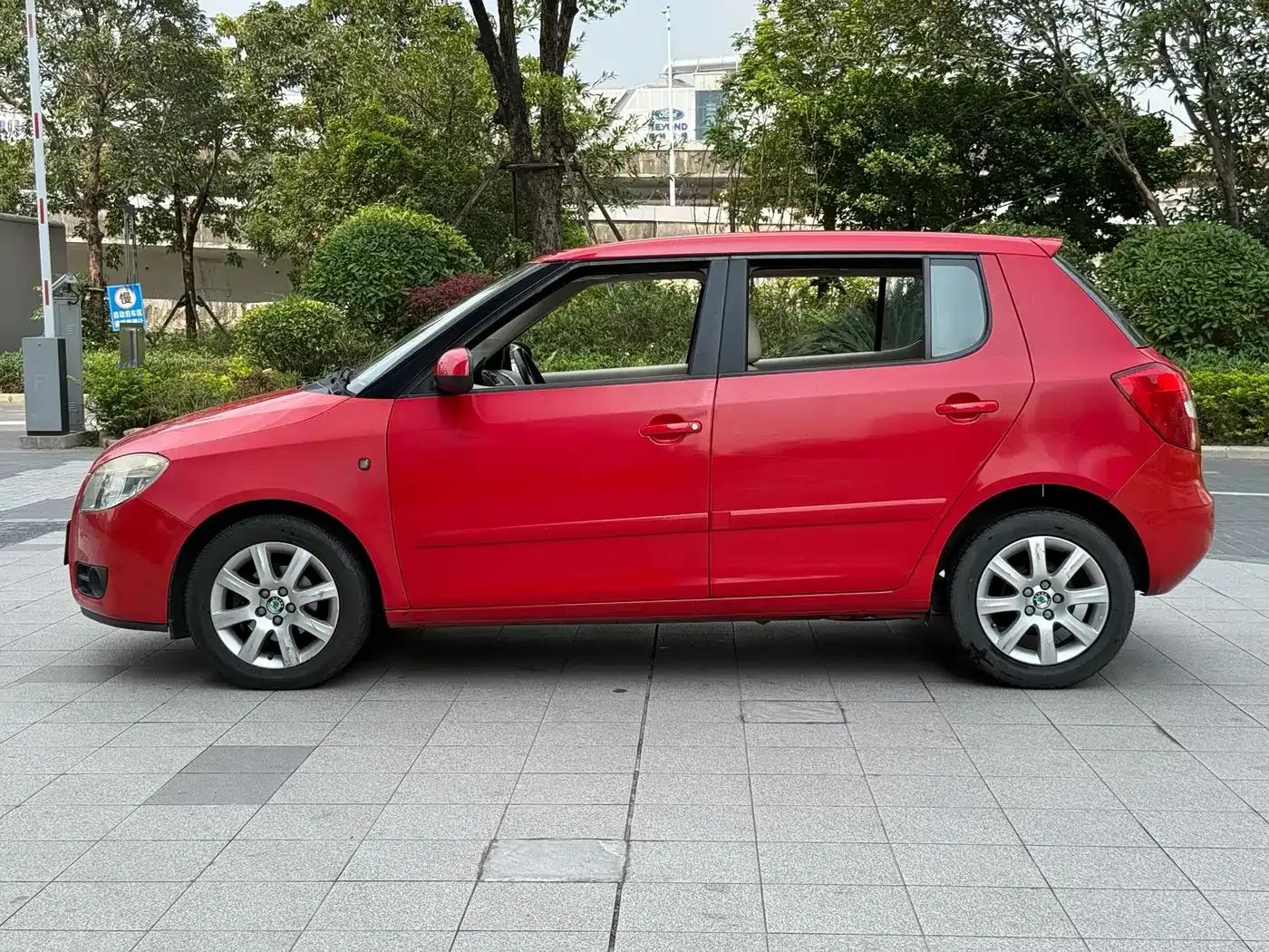 Fabia 2009 1.6L Automatic Crystal Edition — миниатюра 8