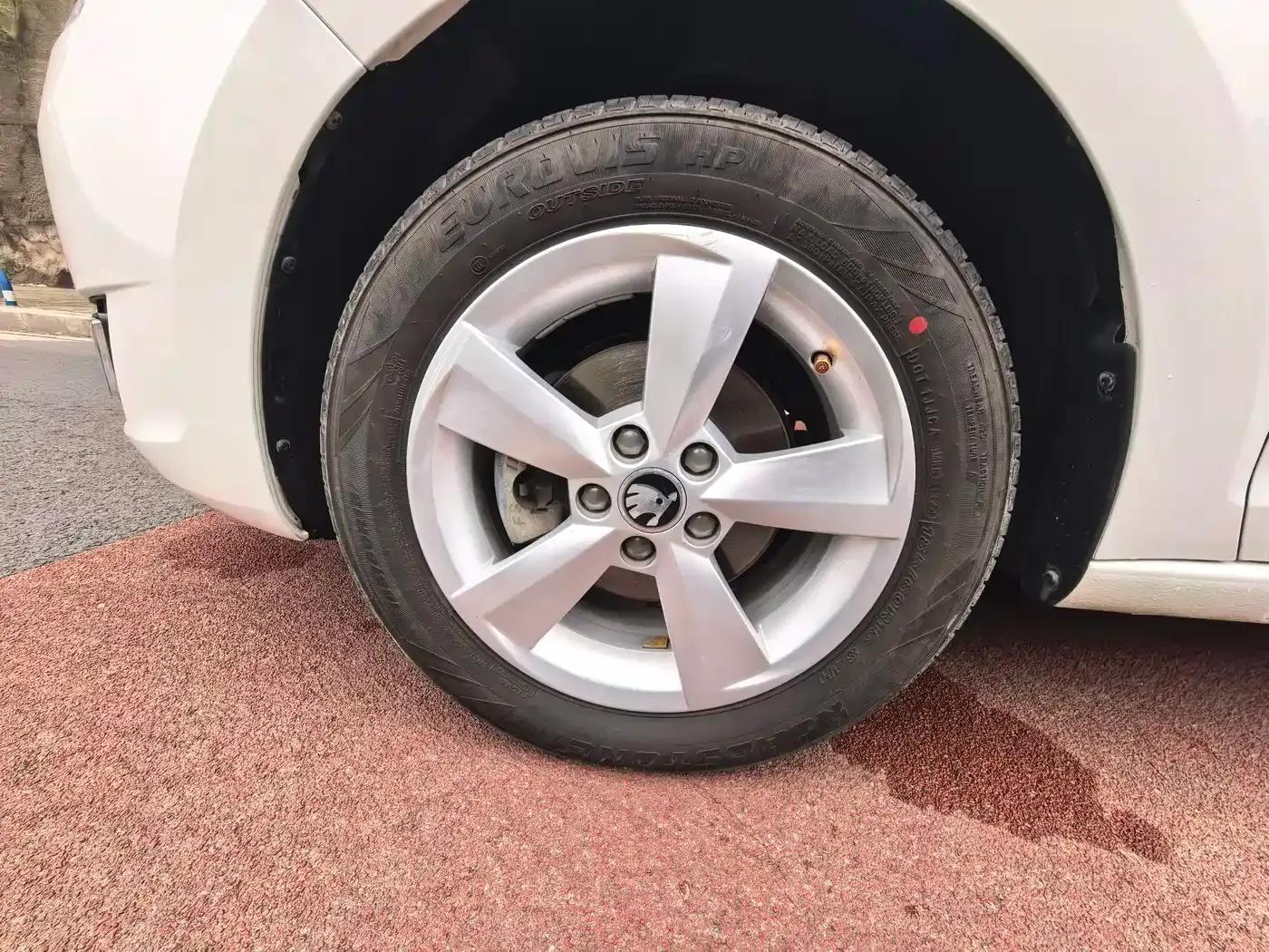 Rapid Spaceback 2016 Facelift 1.6L Automatic Comfortline — миниатюра 15