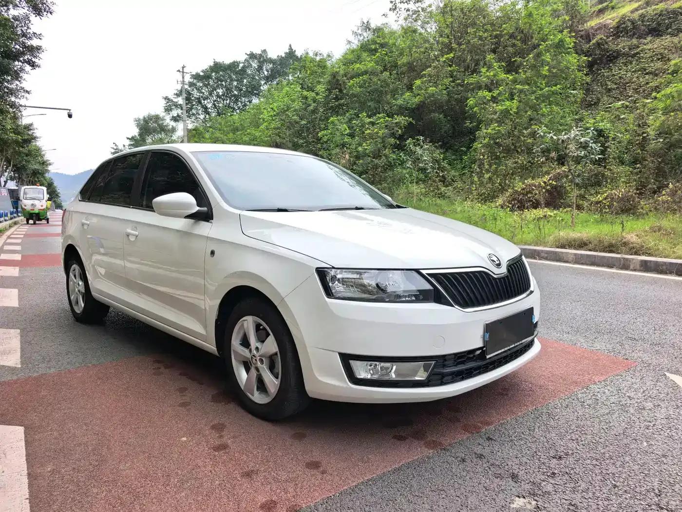 Rapid Spaceback 2016 Facelift 1.6L Automatic Comfortline — миниатюра 3