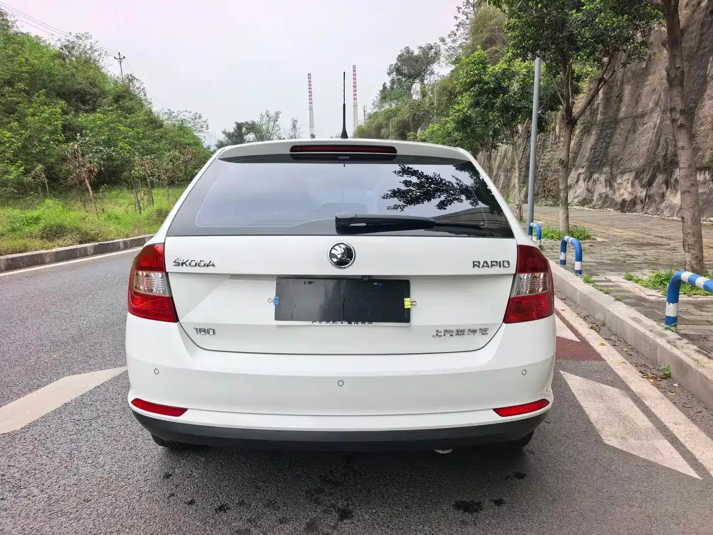 Rapid Spaceback 2016 Facelift 1.6L Automatic Comfortline — миниатюра 6