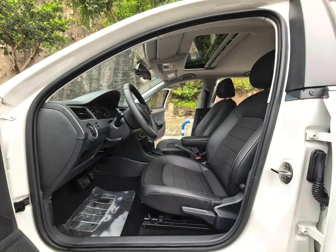 Rapid Spaceback 2016 Facelift 1.6L Automatic Comfortline — миниатюра 8