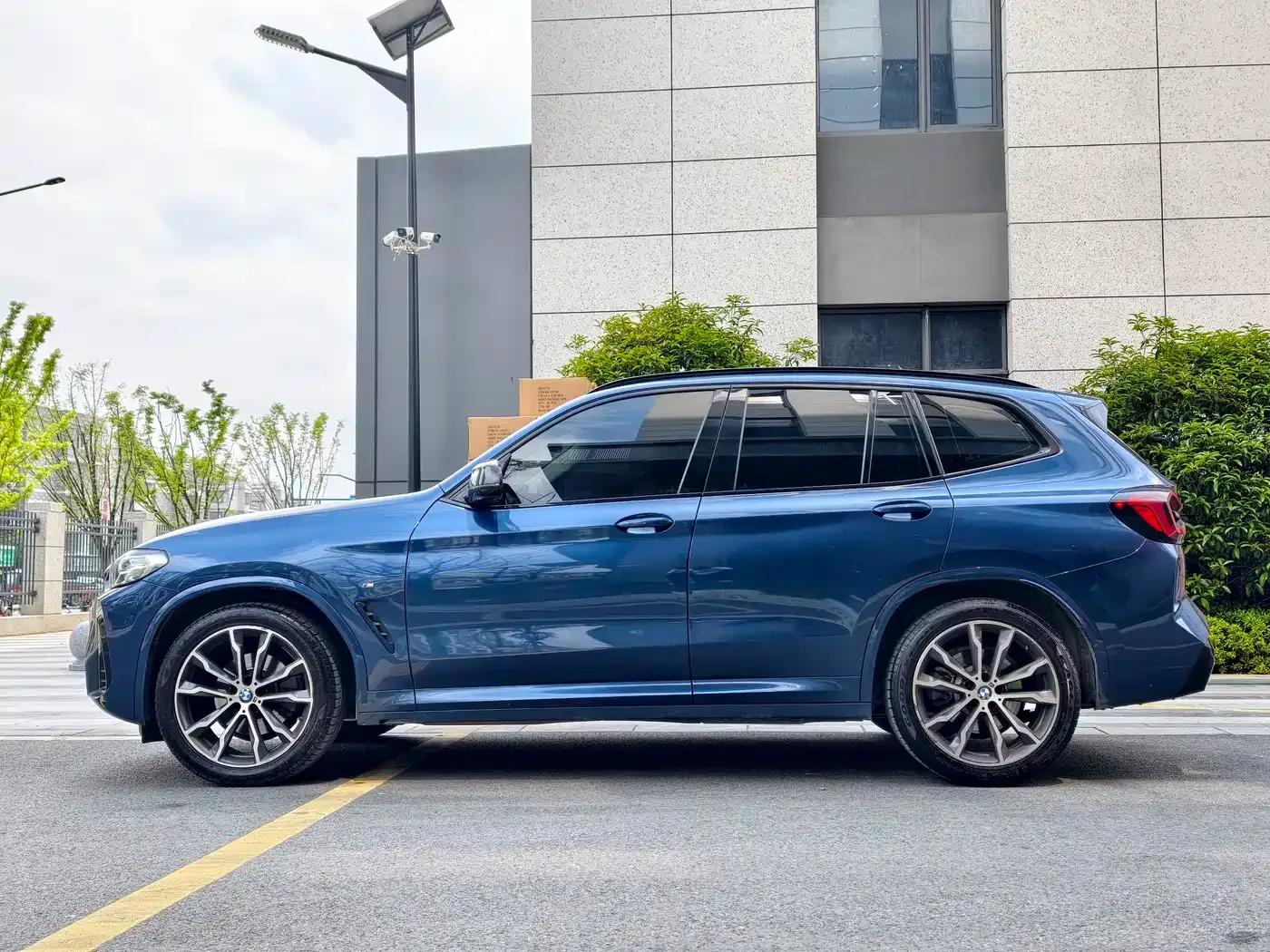 BMW X3 2022 xDrive30i Leading Edition M Sport Package — миниатюра 2