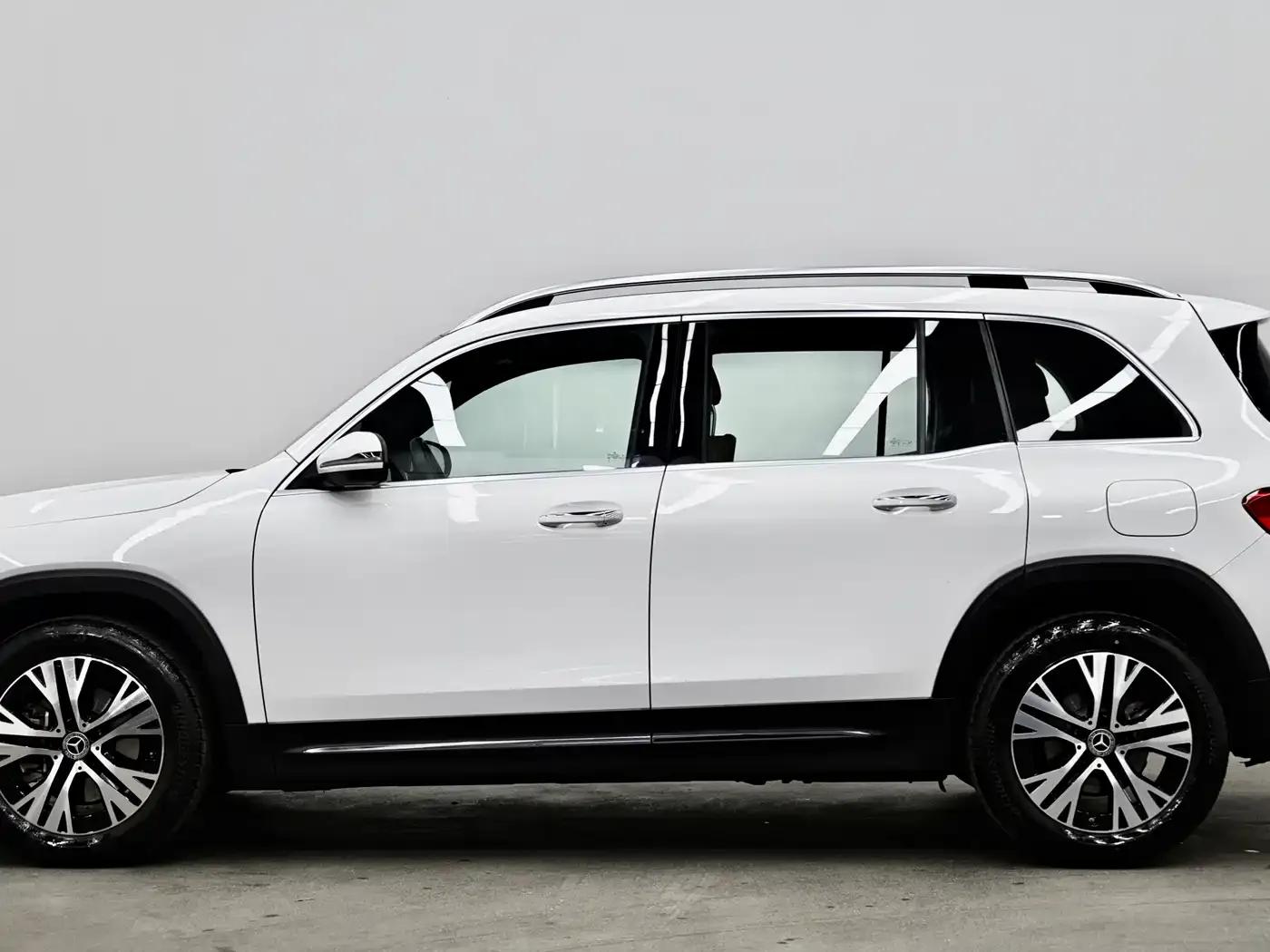 2024 Mercedes-Benz GLB 220 Dynamic — миниатюра 23