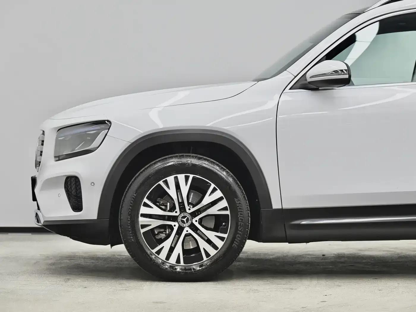 2024 Mercedes-Benz GLB 220 Dynamic — миниатюра 24